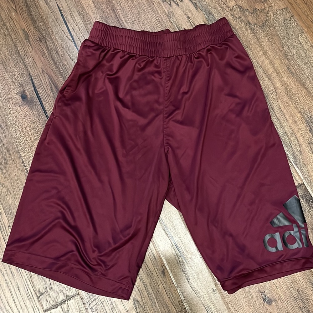 Adidas mens maroon/black athletic shorts with pockets